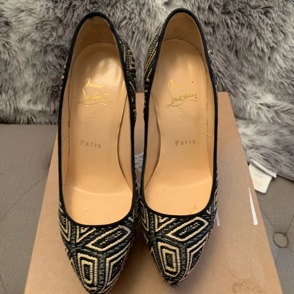 Christian Louboutin Daffodile - Picture 3 of 14